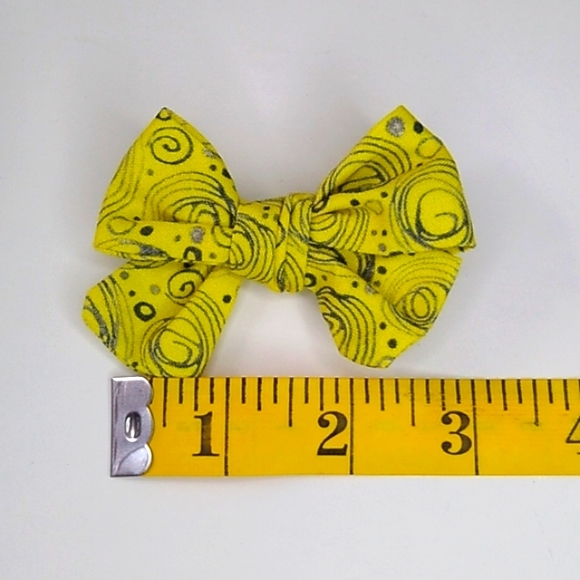 Dog Hair Bows - Set of 2 Bows for Pets with clip - Picture 4 of 5